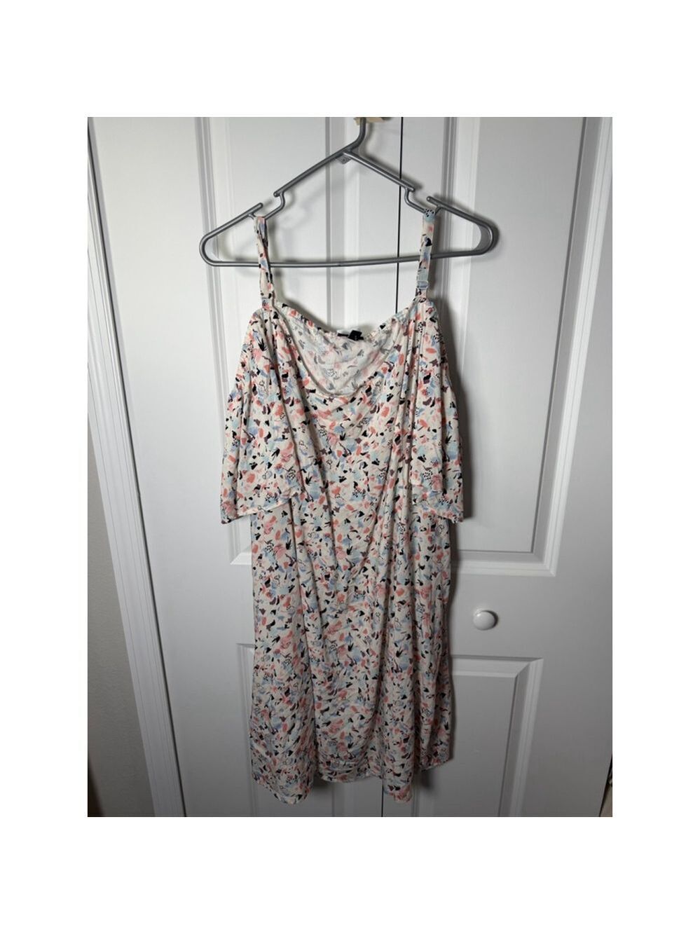 TORRID Plus Size 4X White Multicolor Cold Shoulder Dress